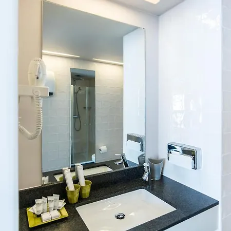 De La Paix Hotel 3*